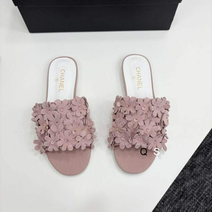 Picture of Chanel Slippers _SKUChanelsz35-40YS05073073